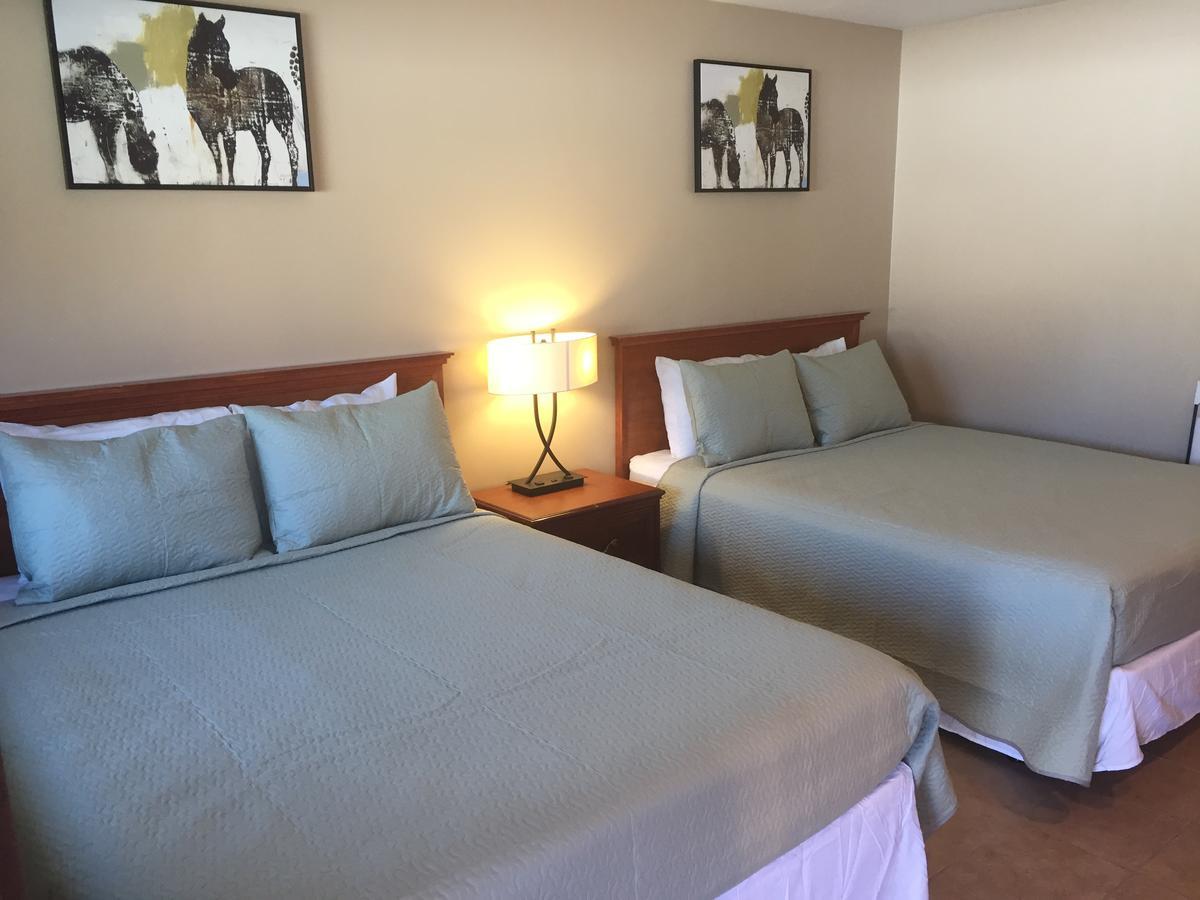 Holiday Lodge Grass Valley Habitación foto